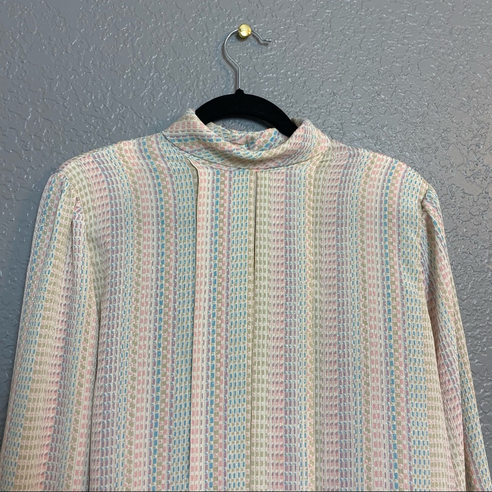 VINTAGE NICOLA PASTEL HIGH NECK TOP {10} - Picture 3 of 8
